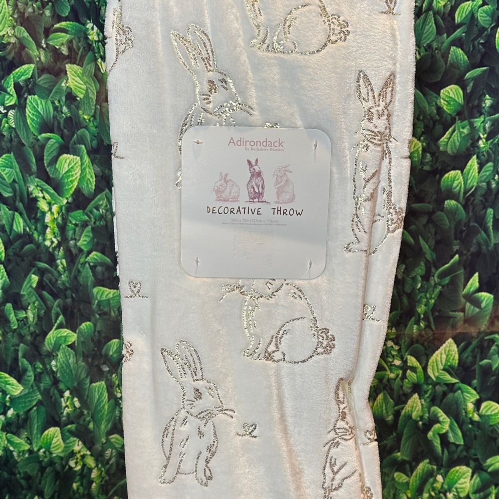 Blanket Cream/White with Metallic Bunny Rabbit Design - Picture 4 of 5